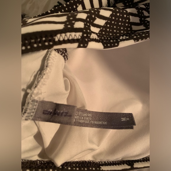 Sports bra or top - Picture 3 of 3